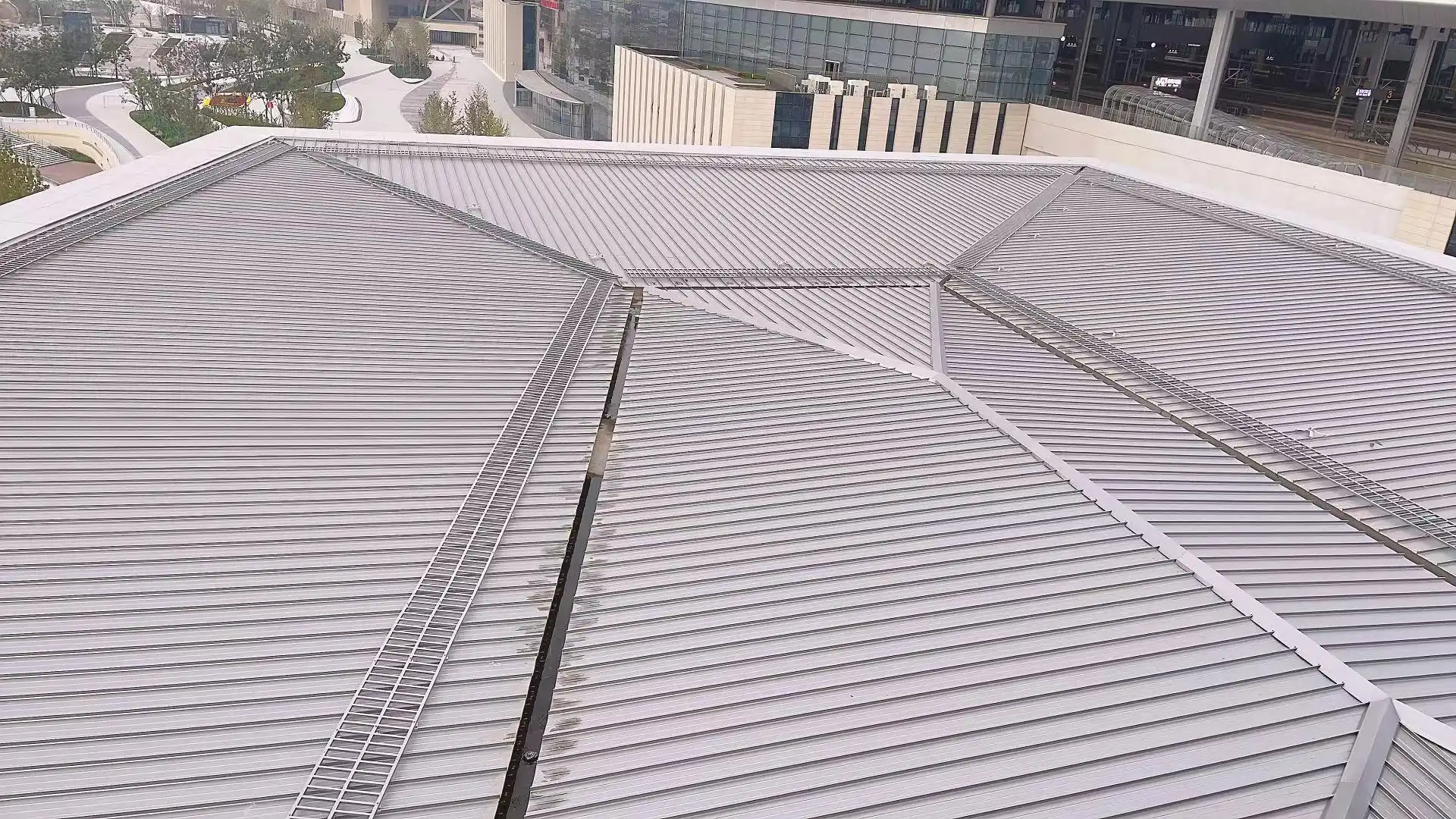 Top High Seam Metal Roofing Materials Compared for Durability